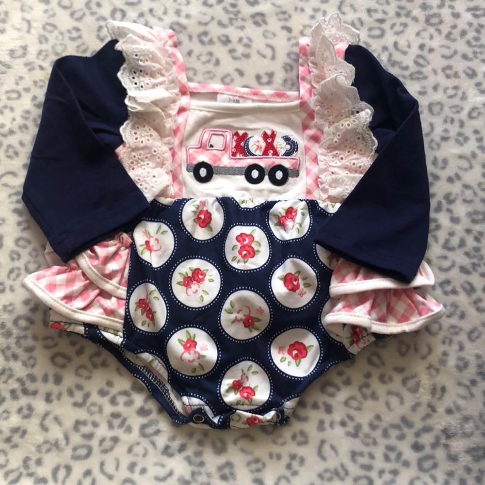 Small shop Cute Valentine’s ruffle butt romper ❤️